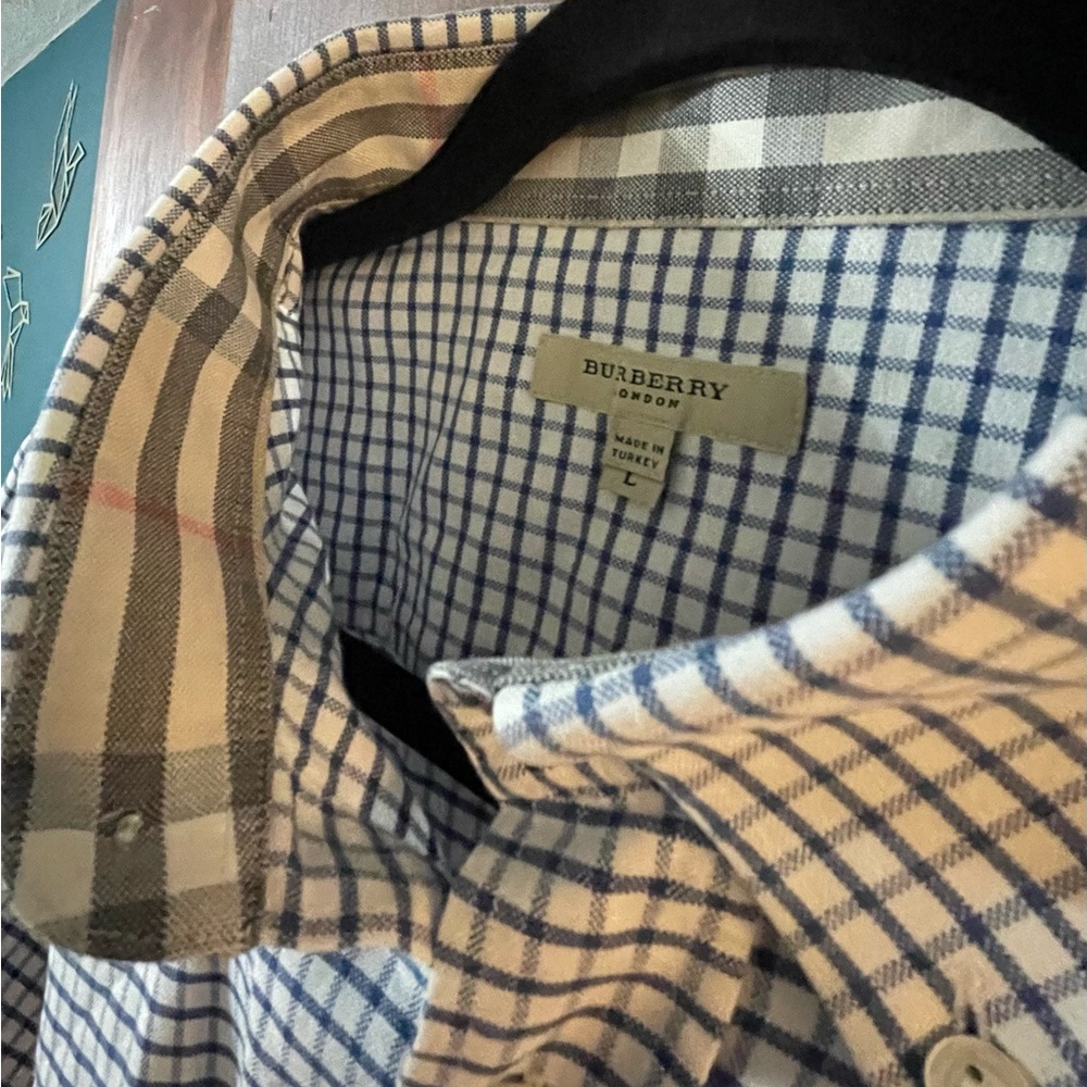 Burberry - Picture 6 of 7